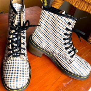 UNIQUE VINTAGE 2” HEEL DOCS MADE IN ENGLAND SIZE 7